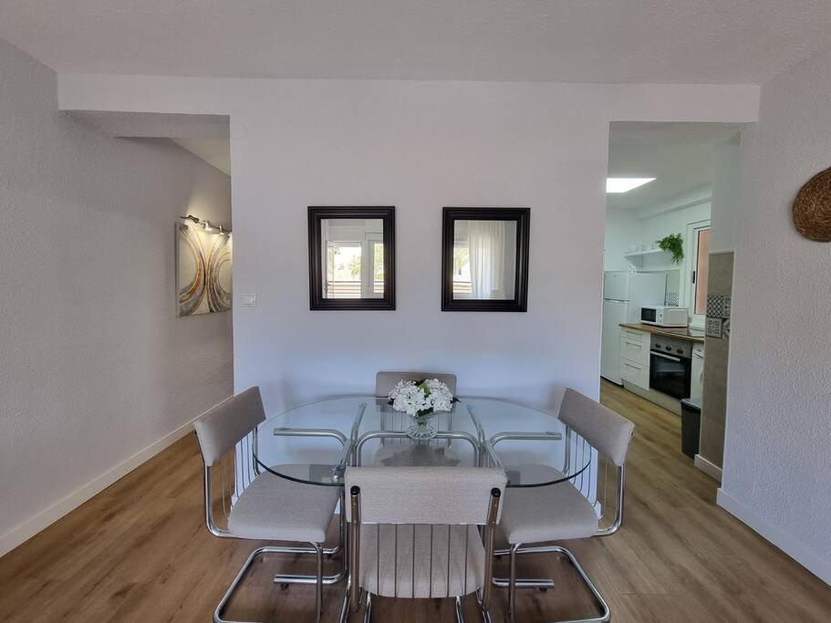 Aguadulce, Apto Santa Monica 2 Hab Con Terraza, Aire, Wifi, A 5 Min De La Playa Exteriör bild